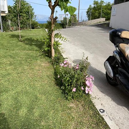 Cosy Apartment With Sea View Close To The Beach Nikiana Exterior photo